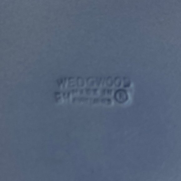 Wedgwood Pale Blue Jasperware Bean Shaped Trinket Box & Lid - Picture 8 of 8